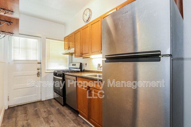 Building Photo - 1060 Markee Terrace
