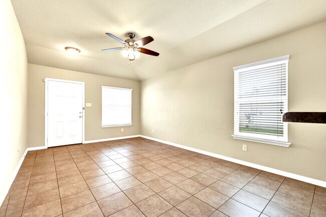 Building Photo - 1048 Lilac Wind