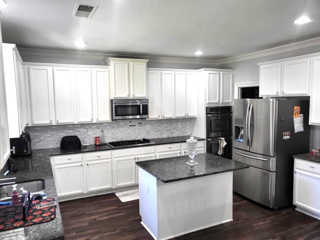 Building Photo - 4410 Carver Ct