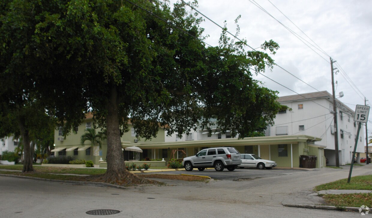 Foto del edificio - 1858 Dewey St