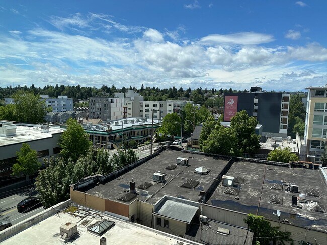 Foto del edificio - Light and Bright Top floor 1bd 1bath Condo!