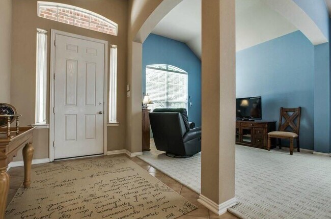 Foto del edificio - 2468 Chesterwood Dr