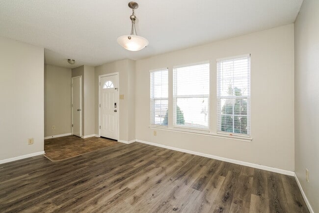 Foto del edificio - 10841 Zimmerman Ln