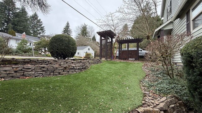 Foto del edificio - Spacious single-family home located in Southwest