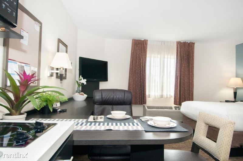 Foto principal - 12901 Garden Grove Blvd