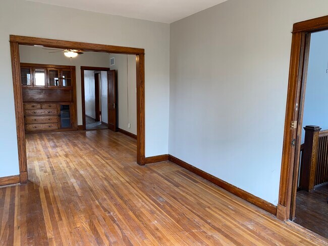 Building Photo - 2543 W Thomas St