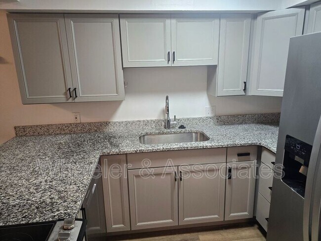 Foto del edificio - 1296 E Lorl Ln