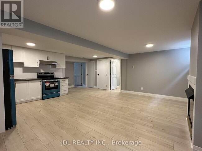 Building Photo - 46 Monique Crescent