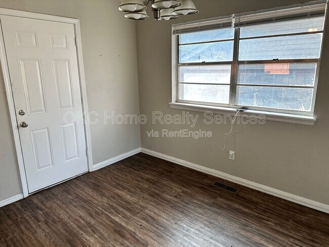 Foto del edificio - 4325 NW 55th St