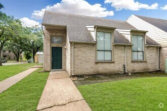 Building Photo - 2107 Hazlitt Dr