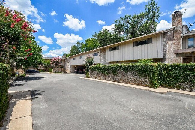 Foto del edificio - 1927 Stoney Brook Dr
