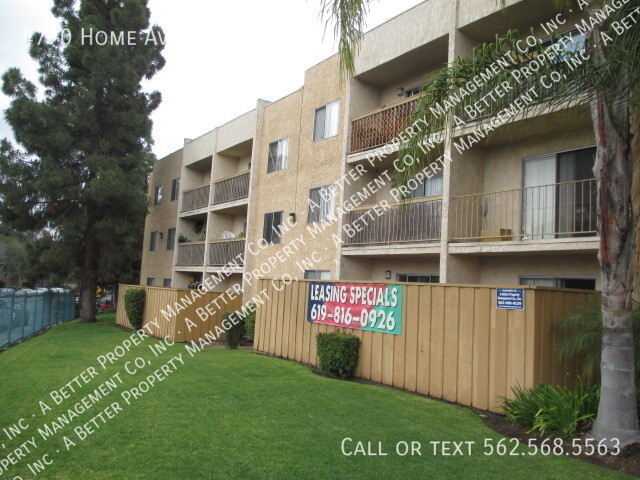 Foto principal - Gated Upper 2 Bedroom Available - Home Gar...