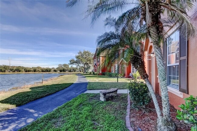 Foto del edificio - 9750 Lake Chase Island Way