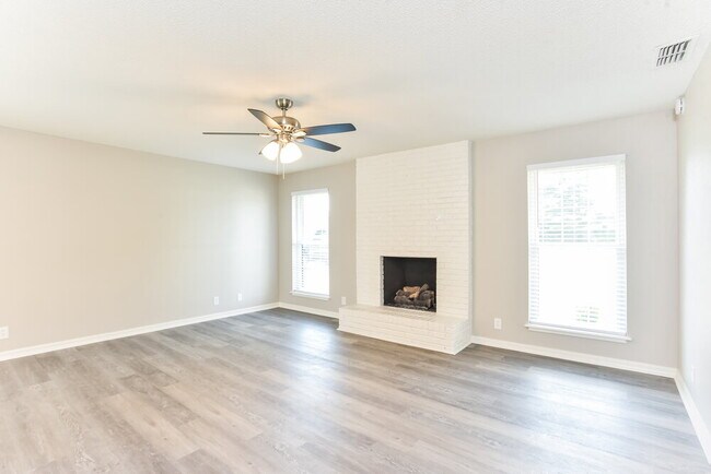 Foto del edificio - 1207 Cason Ln