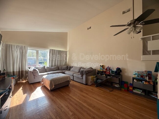 Foto del edificio - 558 Mallard Ln