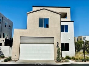 Building Photo - 135 Sawbuck