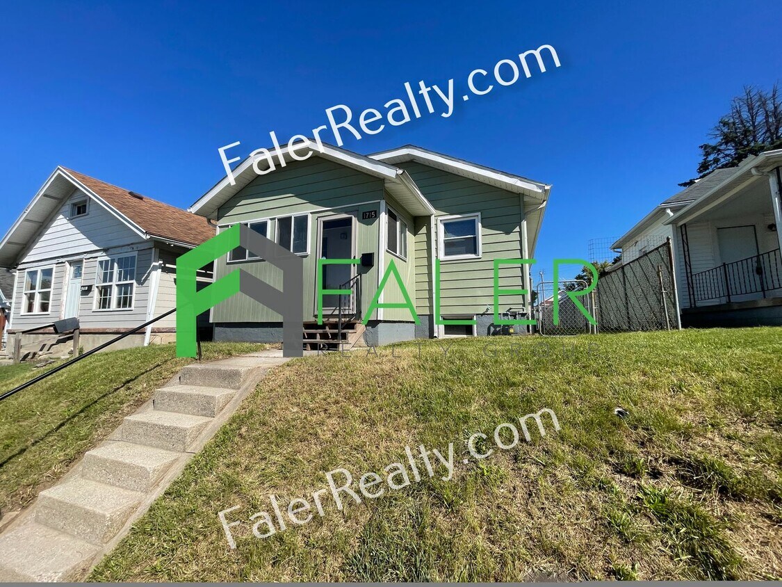 Spotless 2-Bedroom Updated Home - Spotless 2-Bedroom Updated Home