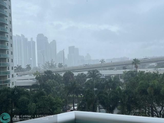 Foto del edificio - 19380 Collins Ave