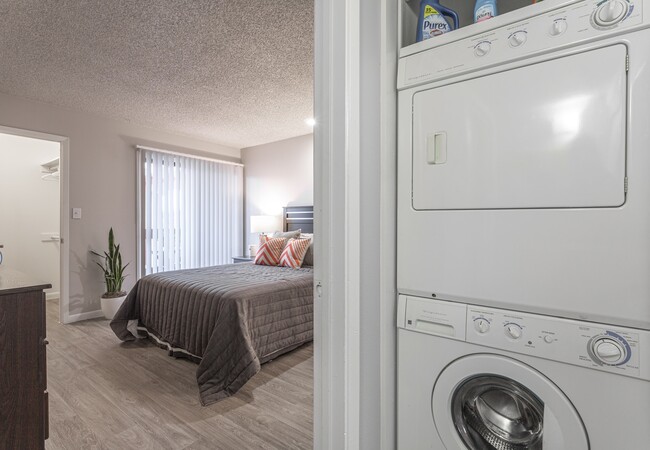 Stackable washer and dryer - Woodstream Village