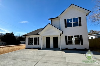 Building Photo - 103 Glen Dr