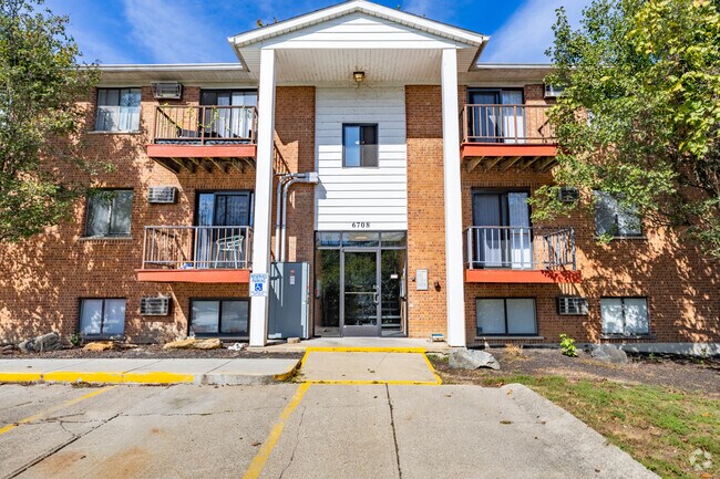 Entrada - Green Valley Apartments