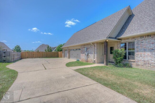 Foto del edificio - 3038 Sagefield Ln