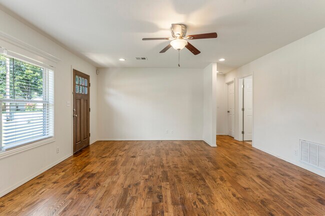 Foto del edificio - 7913 E 129th St