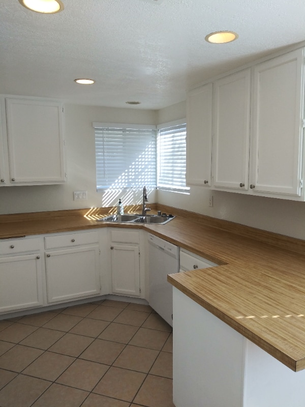 Building Photo - 2882 Sanford Ln