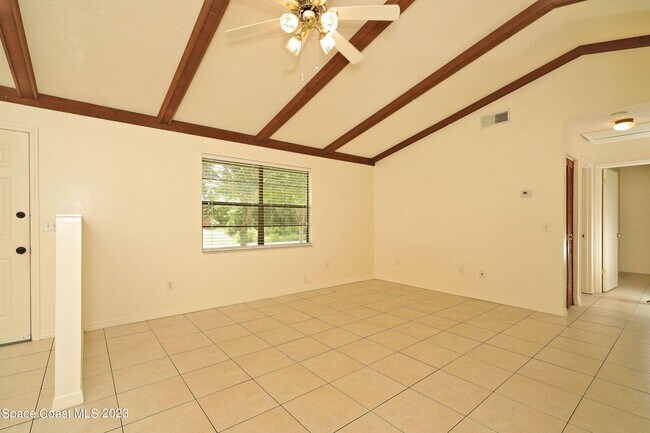 Building Photo - 1635 Yamada St SE