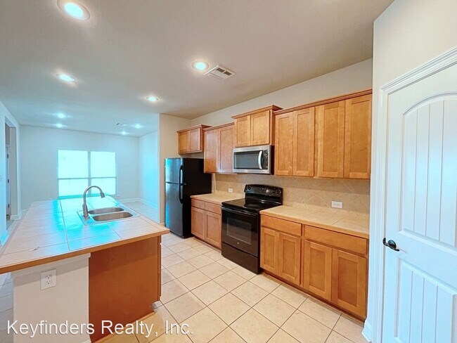 Building Photo - 3 br, 2 bath House - 17658 Feather Ridge Dr.