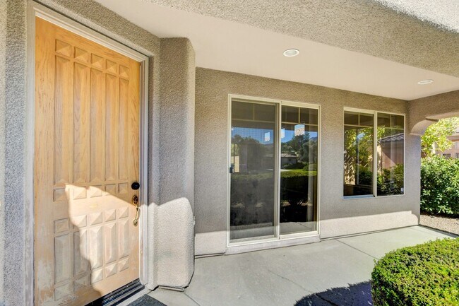 Foto del edificio - ELEGANT Single Story, 2 Bedroom Home in ANTHEM Gated Community!