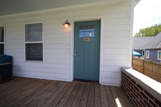 Foto del edificio - Stylish 2BR Retreat in Vibrant Highland Park Neighborhood!