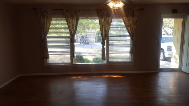Building Photo - 3812 Limestone Rd