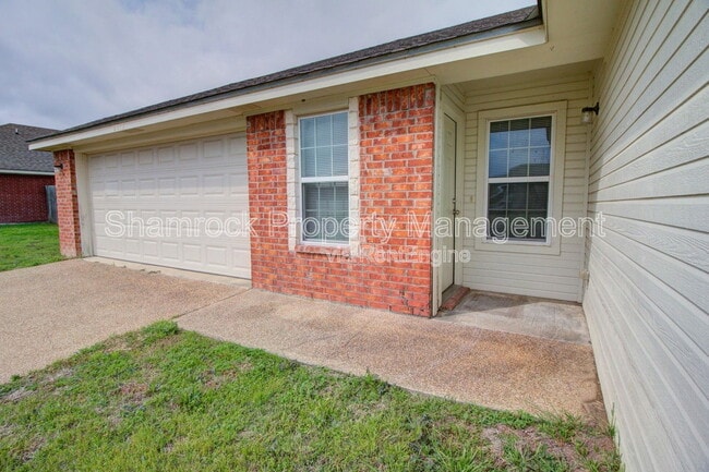 Building Photo - 2017 Red Sage Dr
