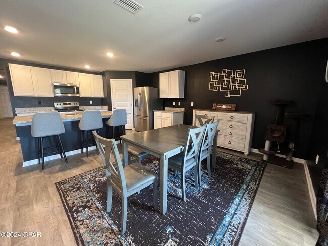 Foto del edificio - 255 Ryder Ln