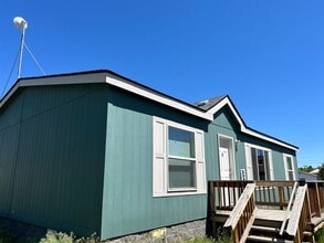 Building Photo - 223 SE 8th St