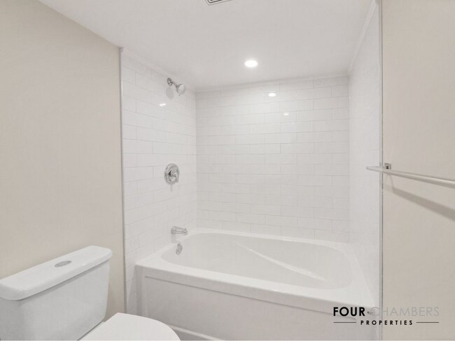 Photo du bâtiment - 132 Holton Ave S