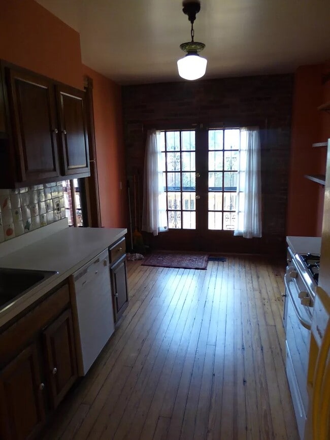 Foto del edificio - 1105 C St NE