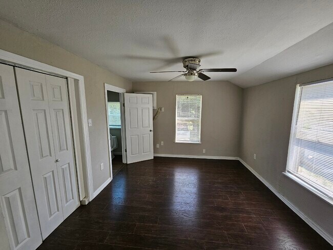 Foto del edificio - 1933 S 19th St