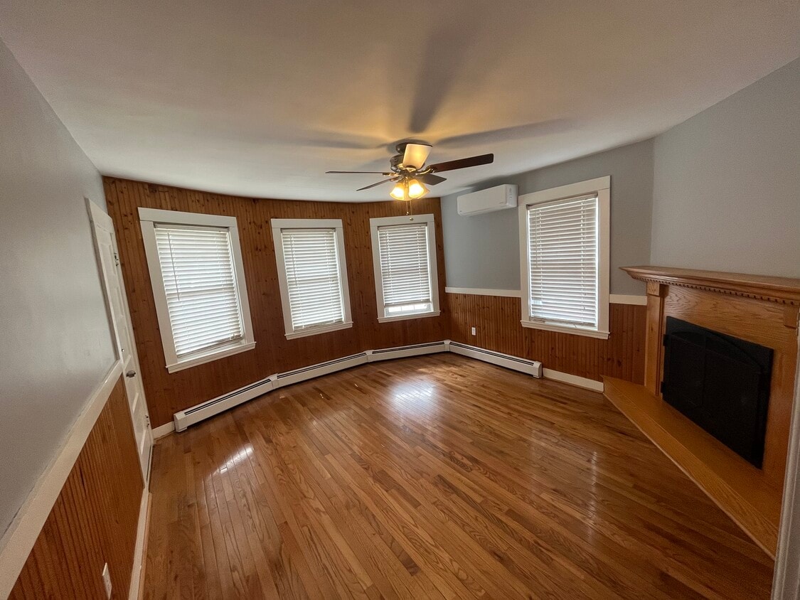 26 Dover St Unit 1, Fairhaven, MA 02719 Apartments in Fairhaven, MA