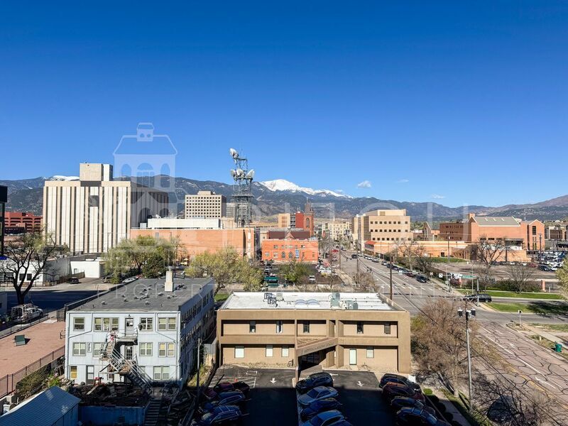 Foto principal - 417 E. Kiowa St