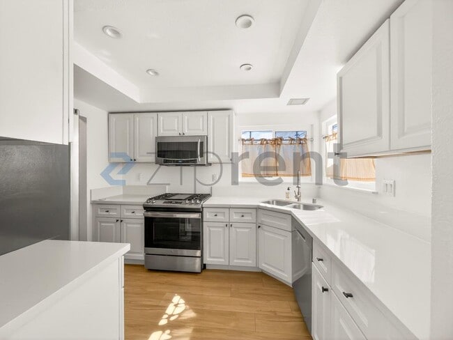 Building Photo - 13626 Cerise Ave