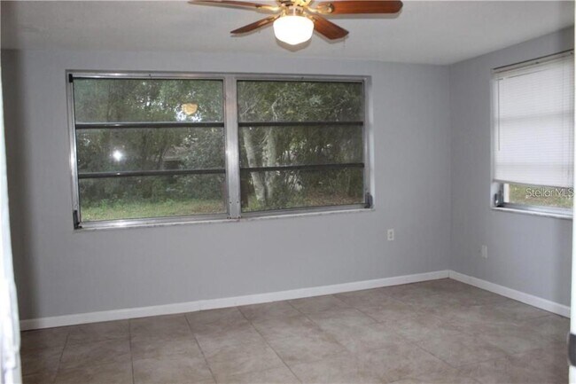 Building Photo - 9920 Gray Fox Ln