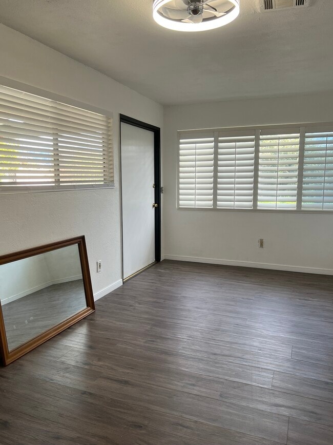 Foto del edificio - 27161 Royce Ln