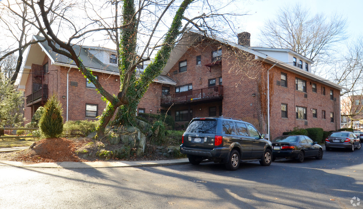 Primary Photo - Rye Park Apartments