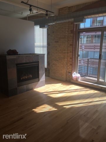 Primary Photo - 420 S Clinton St