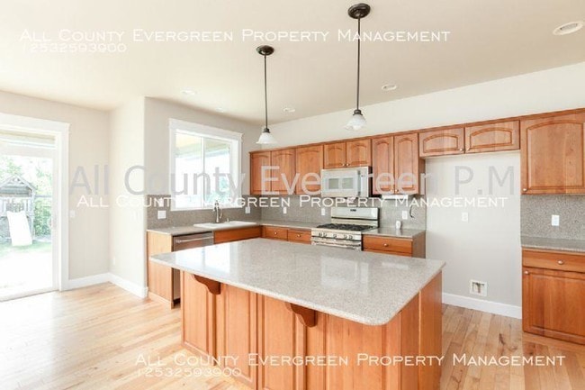 Building Photo - 4 bedroom in Buckley WA 98321
