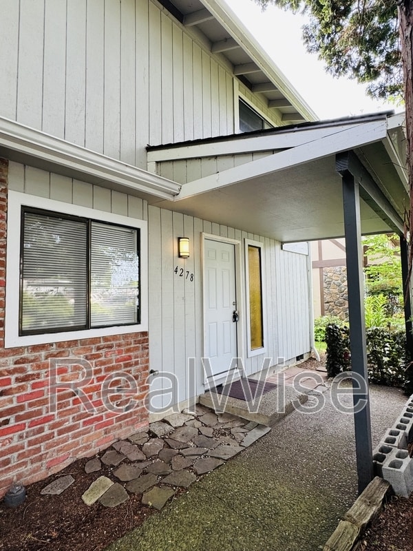 Building Photo - 4278 Meadowbrook Ct NE
