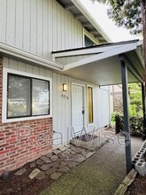Building Photo - 4278 Meadowbrook Ct NE