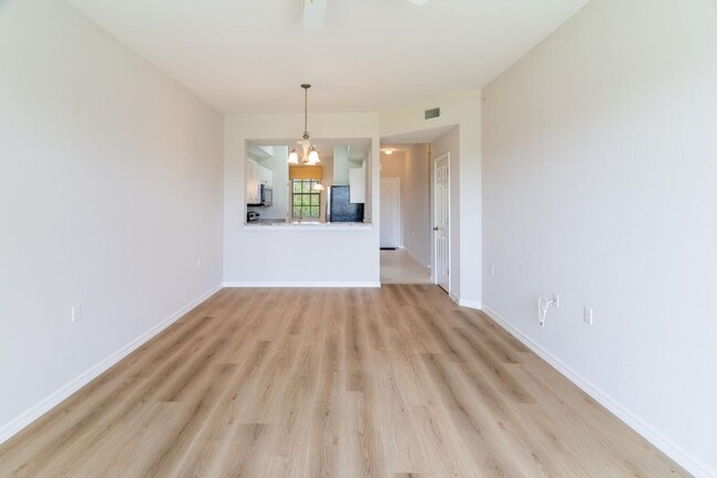 Building Photo - Available Now – Annual Rental with Golf Me...